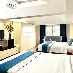 Отель Hoa De Nhat Hotel- San Bay Tan Son Nhat